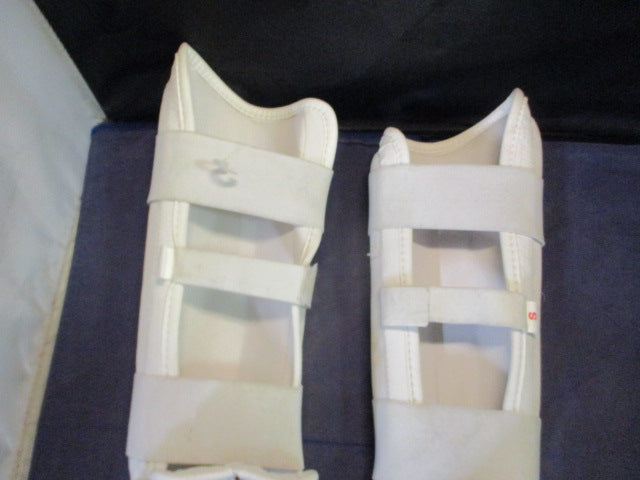 Load image into Gallery viewer, Used Kensho International Shin Guards Adult Size Small
