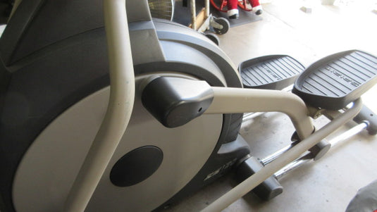 Good Condition Spirit ZE120 Elliptical