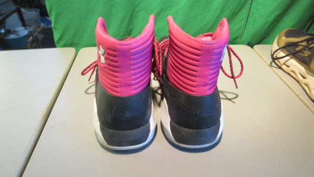 Load image into Gallery viewer, Used Under Armour Size 12 Black/Pink Basketball Shoes
