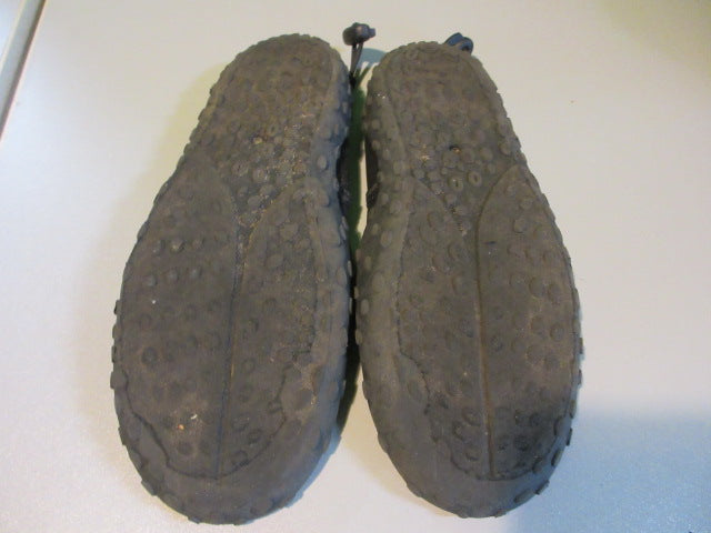 Load image into Gallery viewer, Used Oxide Water Shoes Size 1
