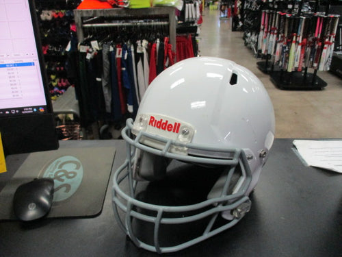 Used Riddell Victor Football Helmet Youth XXS/XS Initial Season : 2022