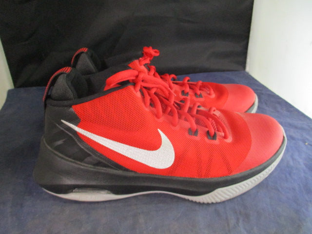 Load image into Gallery viewer, Used Nike Air Versitile Basketball Shoes Size 8
