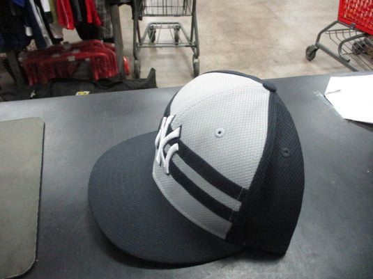 Used Yankee Baseball Hat 7 1/4