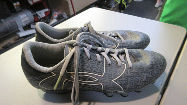 Load image into Gallery viewer, Used Under Armour Soccer Cleats Size 5
