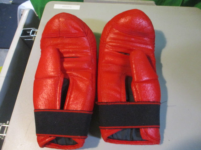 Load image into Gallery viewer, Used ATA Size Medium Boxing Gloves
