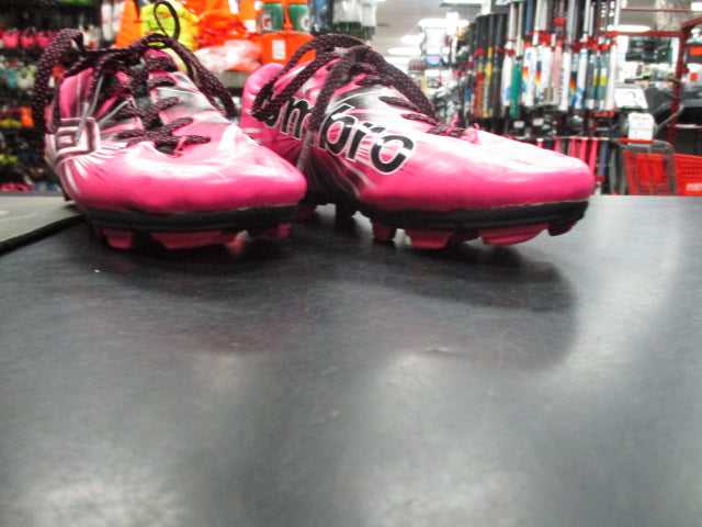 Load image into Gallery viewer, Used Umbro Girls Soccer Cleats Pink Size 1
