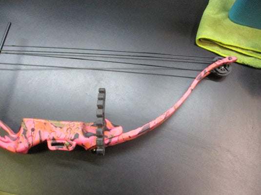 Used SA Sports Majestic Recurve Compound Youth Archery Bow - RH