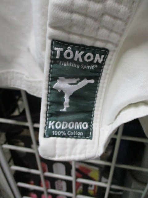 Load image into Gallery viewer, Used Tokon Kodomo Karate GI Jacket Size 1
