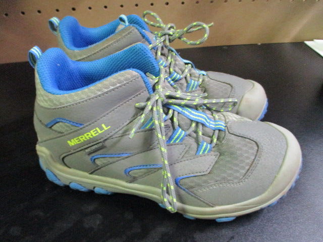 Load image into Gallery viewer, Used Kids Merrell Waterproof Hiking Boots Size 3.5
