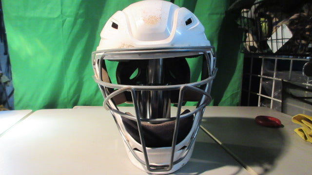 Load image into Gallery viewer, Used Easton JEN SCHRO The Fundamental 2.0 FP Softball Catcher&#39;s Helmet - Large
