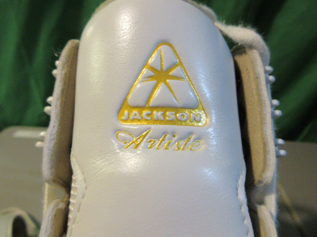 Load image into Gallery viewer, Used Jackson Ultima Artiste Youth Size 2.5 w/ Mark IV Blade Ice Skates
