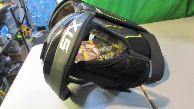 Load image into Gallery viewer, Used STX Stallion 200+ NOCSAE Lacrosse Shoulder Pads Size Large
