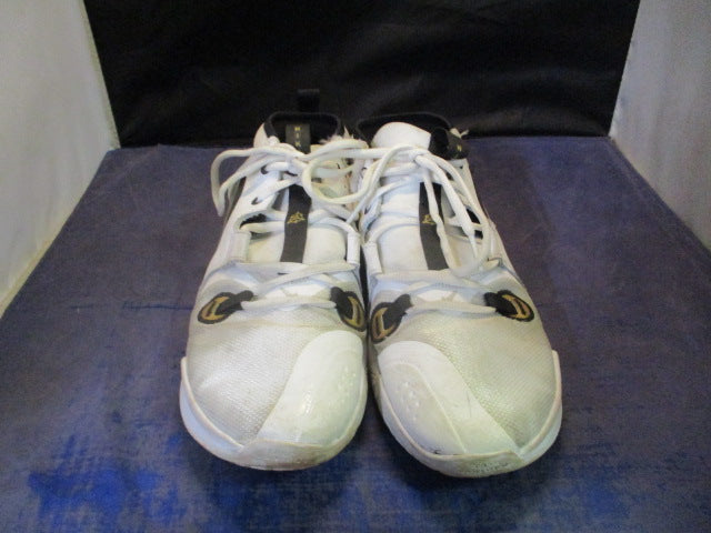 Load image into Gallery viewer, Used Nike Air Zoom Crossover 2 Basketball Shoes Youth Size 7
