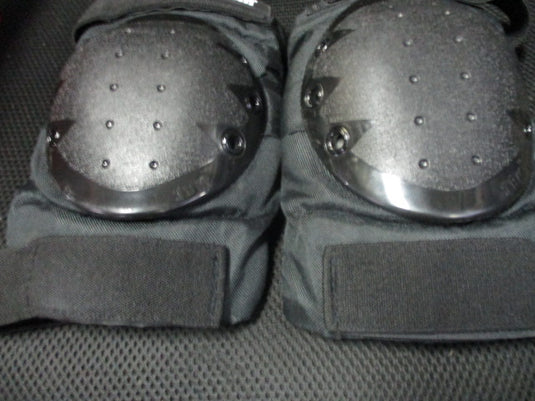 Used JBM Large Knee Pads