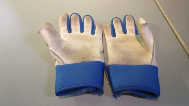 Load image into Gallery viewer, Used Champro Youth 5 Soccer Goalie Gloves
