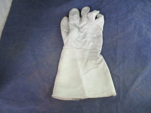 Used Leather Fencing Glove Size 7 - Right Hand