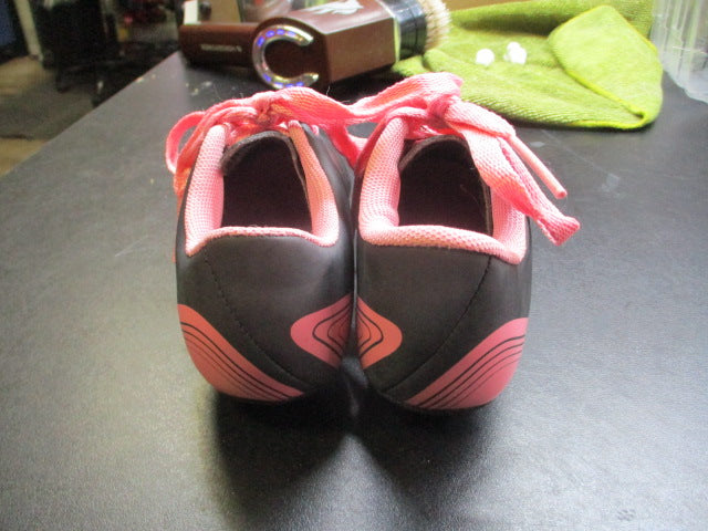 Load image into Gallery viewer, Trax Pink &amp; Black Soccer Cleats Youth Size 8.5
