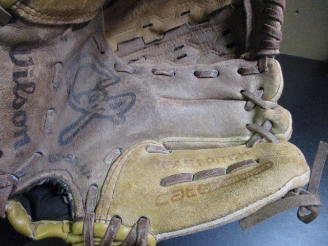 Load image into Gallery viewer, Used Wilson Cat 10&quot; Fastpitch Glove
