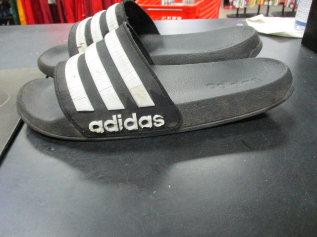 Load image into Gallery viewer, Used Adidas Size 5 Sandals
