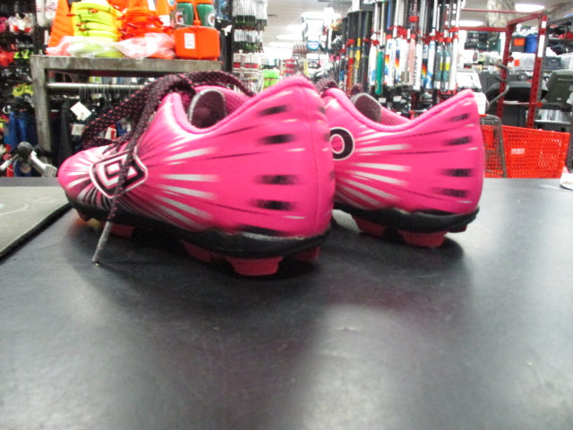 Load image into Gallery viewer, Used Umbro Girls Soccer Cleats Pink Size 1
