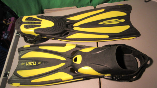 Load image into Gallery viewer, Used TUSA Dive Fins Size 7-10 Yellow/Black
