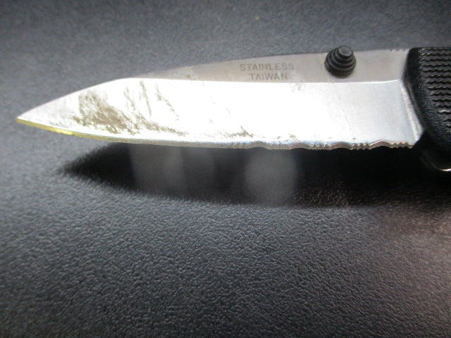 Load image into Gallery viewer, Used Stainless Steel Folding Knife
