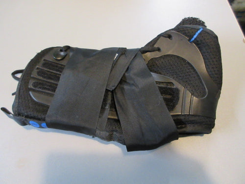 Used Form Fit Ossur Ankle Figure 8 Brace