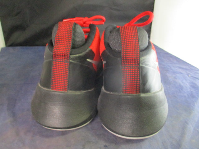 Load image into Gallery viewer, Used Nike Air Versitile Basketball Shoes Size 8
