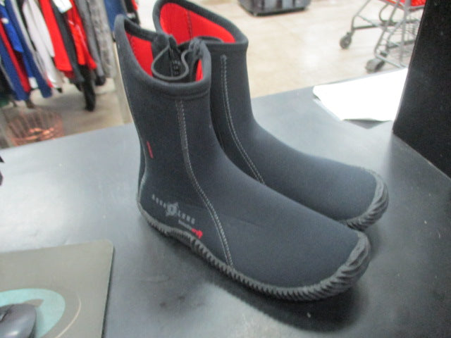 Load image into Gallery viewer, Used Aqua Lung Ergo 6.5mm Dive Boots Size 10
