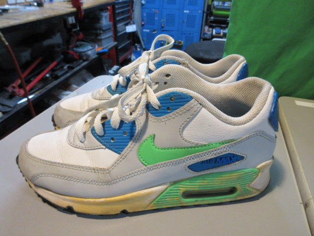 Load image into Gallery viewer, Used Nike Air Max 90 Sneakers Size 4.5
