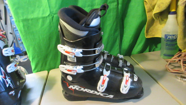 Load image into Gallery viewer, Used Nordica GP TJ Ski Boots Size 26
