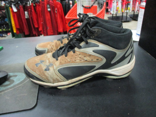 Used Under Armour Size 8 Baseball Cleats