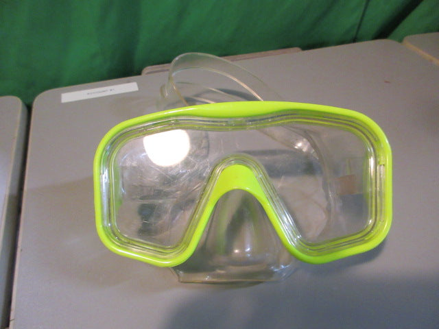 Load image into Gallery viewer, Used Kids Scuba Mask
