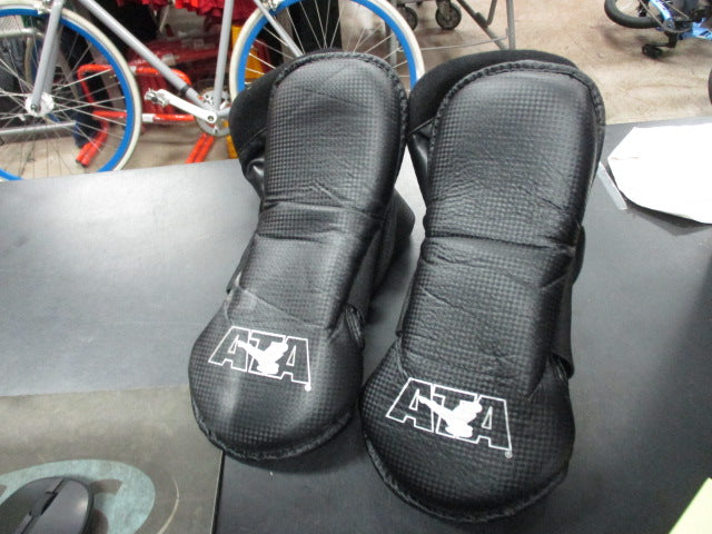 Load image into Gallery viewer, Used ATA Sparring Shoes Size 9
