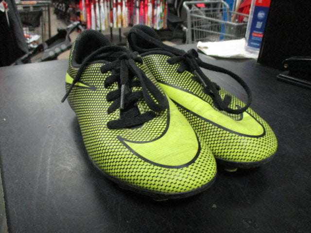 Load image into Gallery viewer, Used Nike Bravata Size 12C Youth Outdoor Cleats
