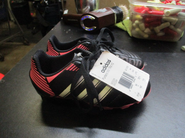 Load image into Gallery viewer, Adidas Puntero VIII Soccer Cleats Youth Size 9.5
