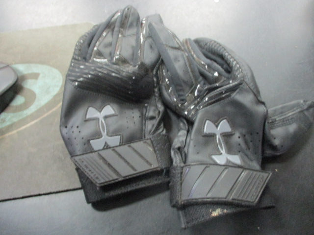 Load image into Gallery viewer, Used Under Armour Size XL Baseball/Softball Batting Gloves
