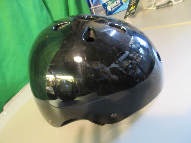 Load image into Gallery viewer, Used RU Skate Helmet Size Large
