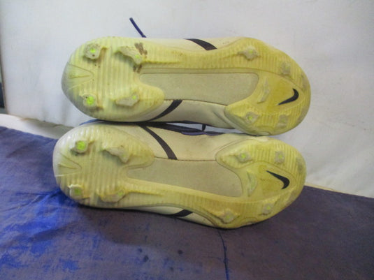 Used Nike Phantom Soccer Cleats Youth Size 2 - worn cleats