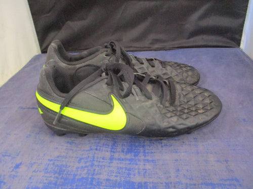 Used Nike Tiempo Soccer Cleats Youth Size 5.5