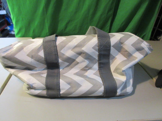 Used Great Choice Pet Tote Gray / White