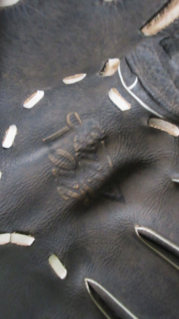 Load image into Gallery viewer, Used Rawlings Shut Out 12 1/2&quot; RHT Glove
