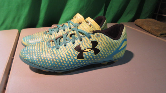 Load image into Gallery viewer, Used Under Armour Speed Force Youth Size: 2.5 Outdoor Soccer Cleat
