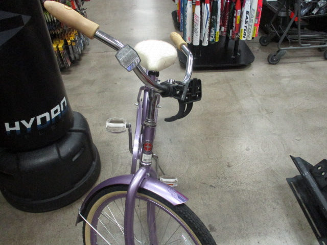 Load image into Gallery viewer, Used Schwinn Legacy 24&#39;&#39; Woman Beach Cruiser Bike
