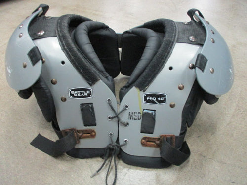 Used Tag Battle Gear Pro 40 Football Shoulder Pads Sz Youth Medium