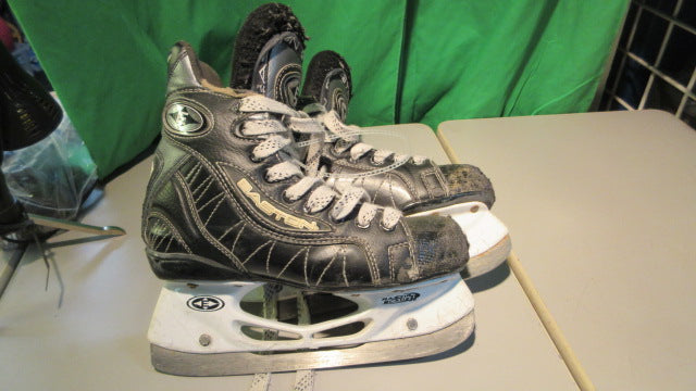 Load image into Gallery viewer, Used Easton Ultra Pro Lite Hockey Skates Size 3.5
