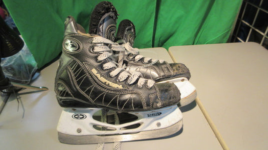 Used Easton Ultra Pro Lite Hockey Skates Size 3.5