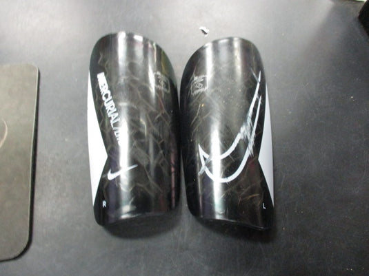 Used Nike Mercurial Lite Size Large Soccer Shin Guards