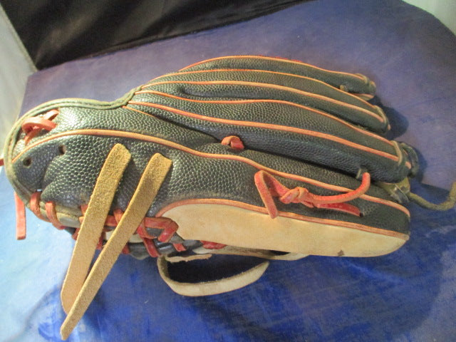 Load image into Gallery viewer, Used Wilson A2000 MA14 12.25&quot; LEFTY Glove
