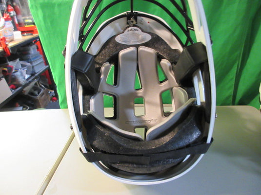 Used Cascade CS Lacrosse Helmet Size Youth